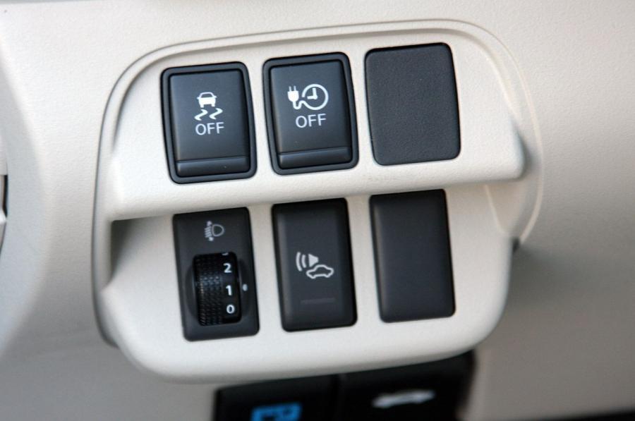  Nissan Leaf 2011 года  (фото 10 из 53)